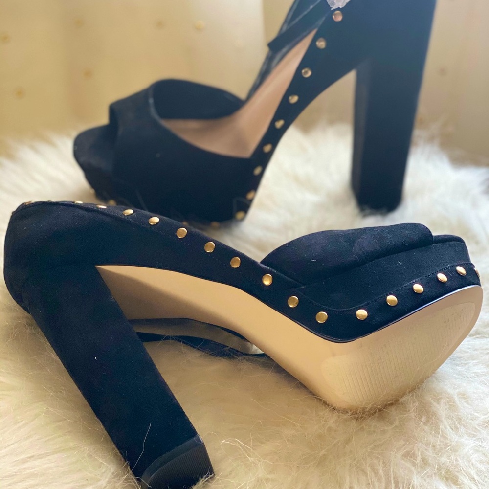 •Gold Studded Platforms•